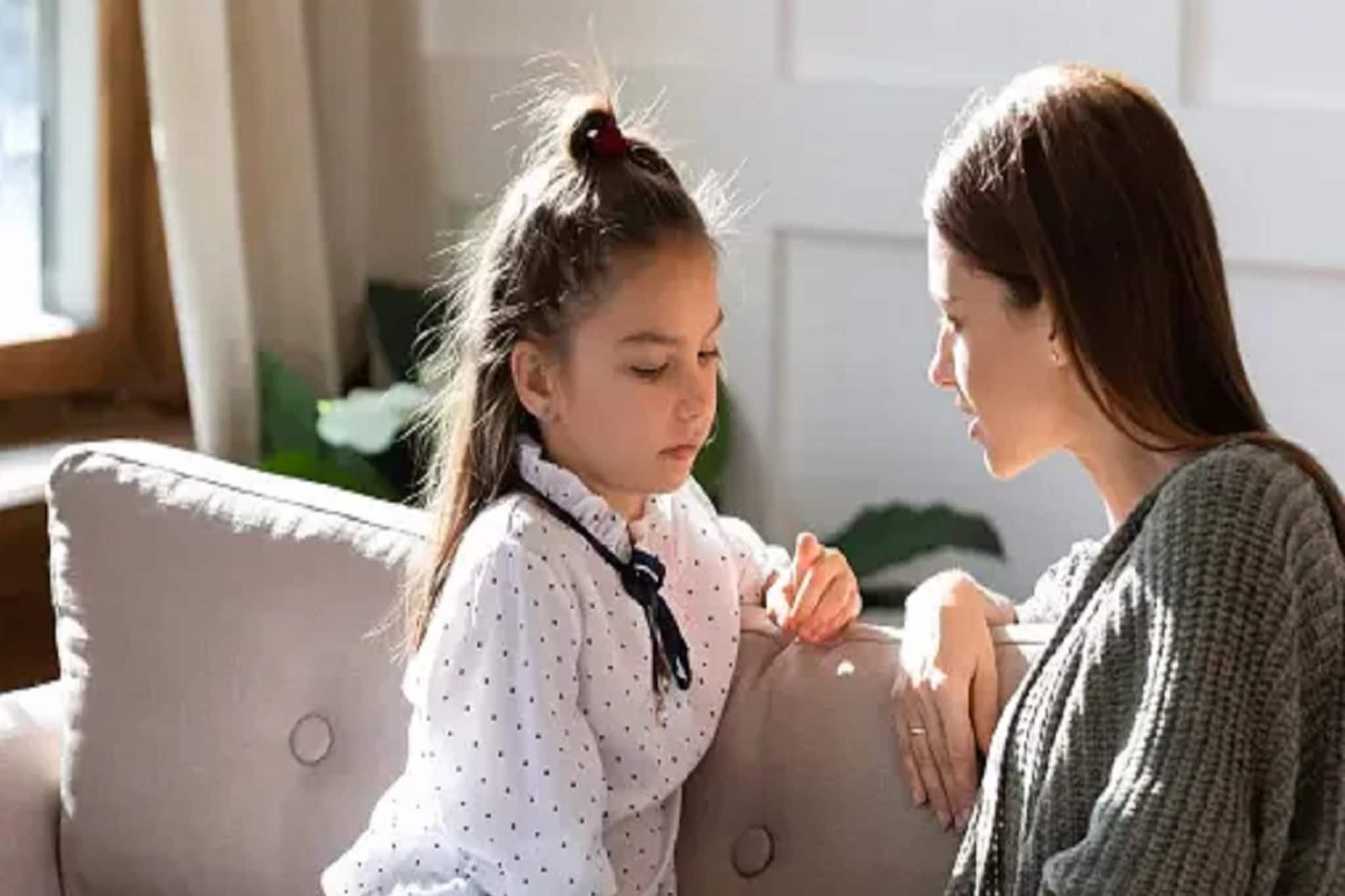 আপনার মেয়ে কি খুব খিটখিটে হয়ে যাচ্ছে? 'এলডার ডটার সিনড্রোম'-এ ভুগছে না তো? জানুন মনের কথা