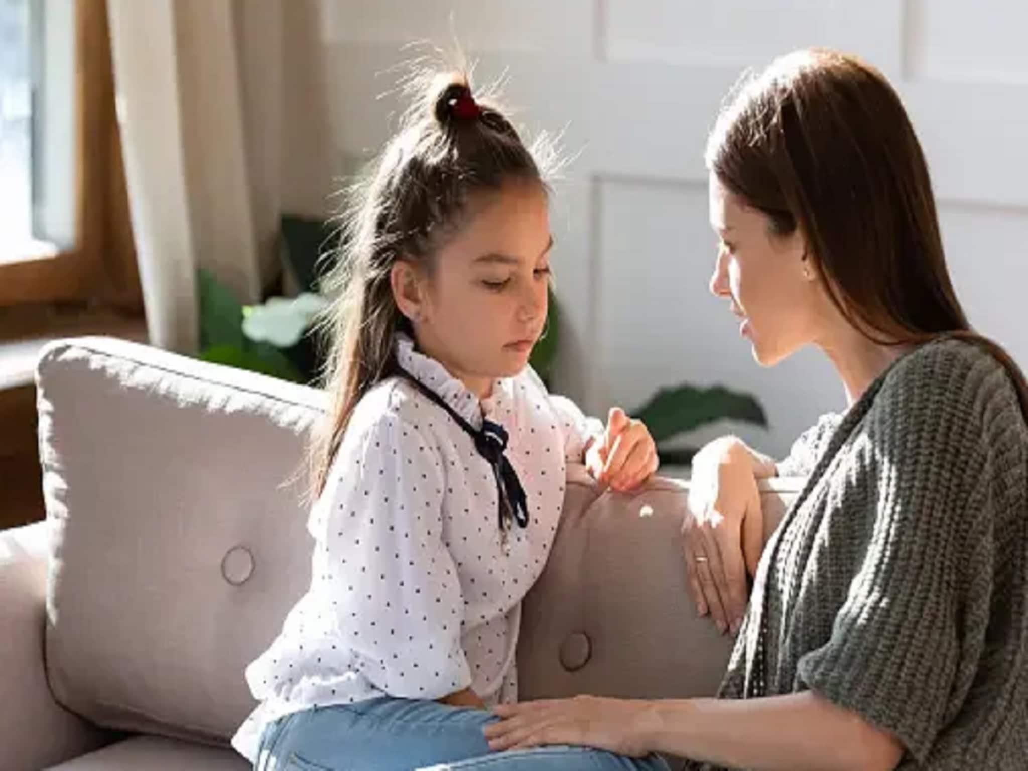 আপনার মেয়ে কি খুব খিটখিটে হয়ে যাচ্ছে? 'এলডার ডটার সিনড্রোম'-এ ভুগছে না তো? জানুন মনের কথা