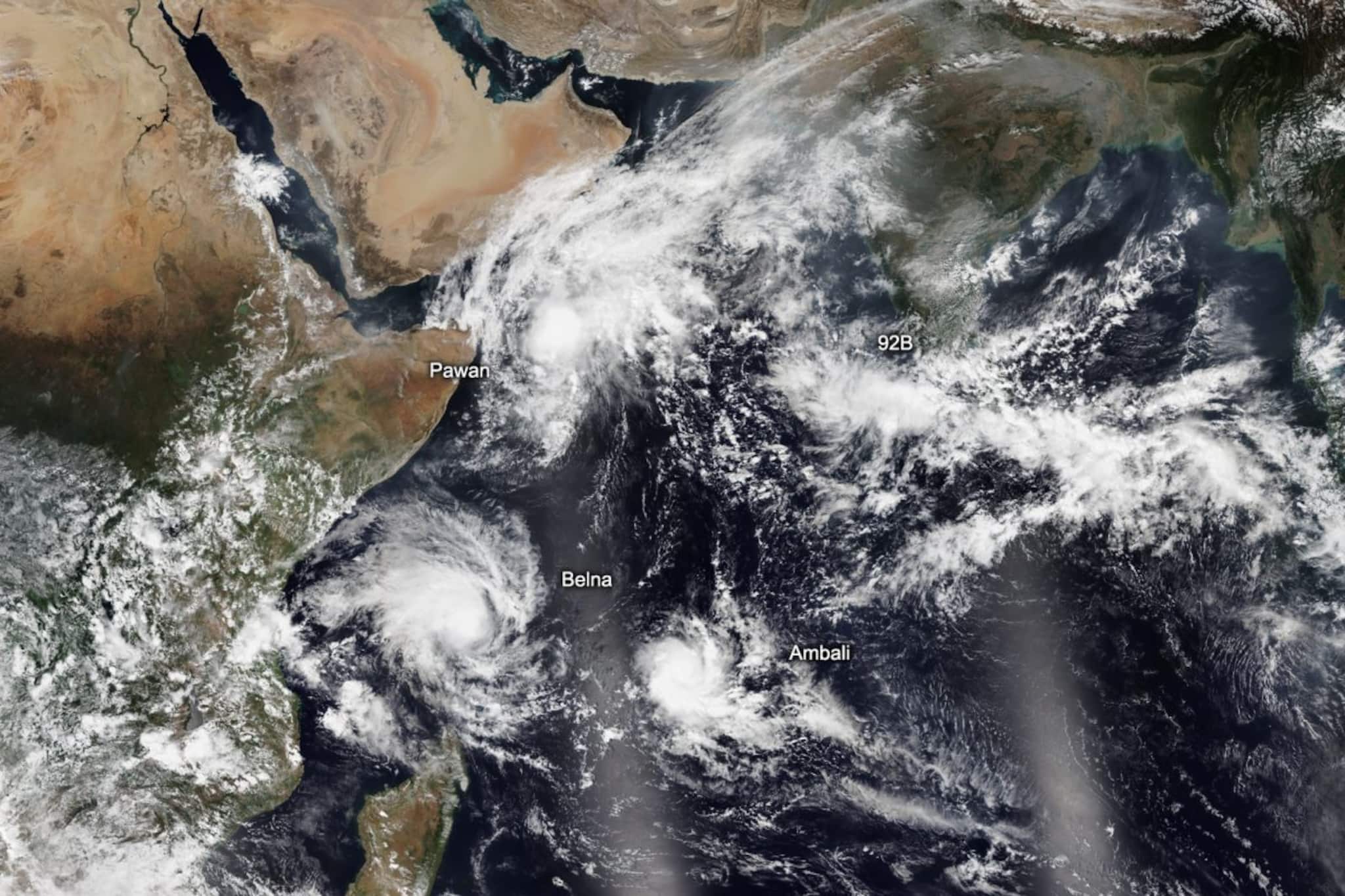 ভীষণ শক্তিশালী! ভারত মহাসাগরে তৈরি হল বছরের প্রথম 'ক্যাটেগরি ৫' ঘূর্ণিঝড়! কতটা বিপদে দেশ?