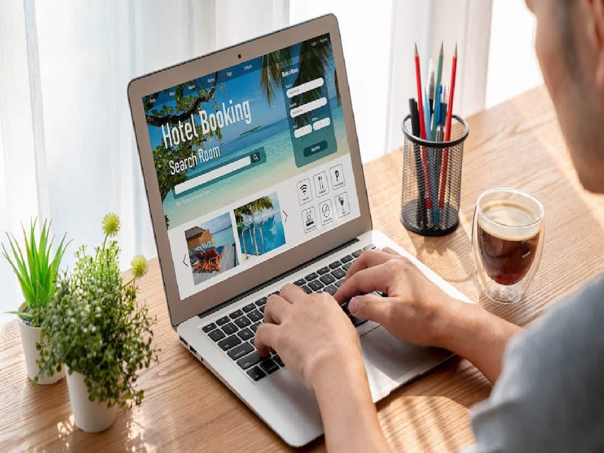 অনলাইনে হোটেল বুক করার আগে যে ৮ বিষয় খতিয়ে দেখতেই হবে, নইলে অ্যাকাউন্ট সেকেন্ডে ফাঁকা অনলাইনে হোটেল বুক করার আগে যে ৮ বিষয় খতিয়ে দেখতেই হবে, নইলে অ্যাকাউন্ট সেকেন্ডে ফাঁকা