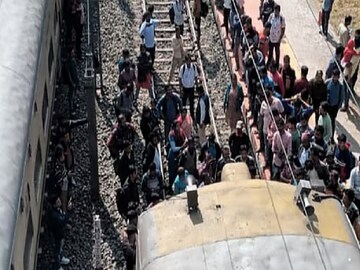 ছুটির দিনে দিঘার ট্রেন লাইনে বিপত্তি, থমকে গেল একাধিক ট্রেন, কারণ জানলে চমকে উঠবেন