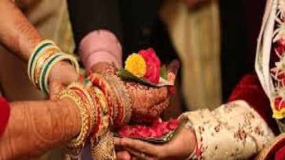 জেঠিমার দেহ ফ্রিজে রেখে বিয়ে করতে গেল ভাইপো Photo- Representative জেঠিমার দেহ ফ্রিজে রেখে বিয়ে করতে গেল ভাইপো Photo- Representative