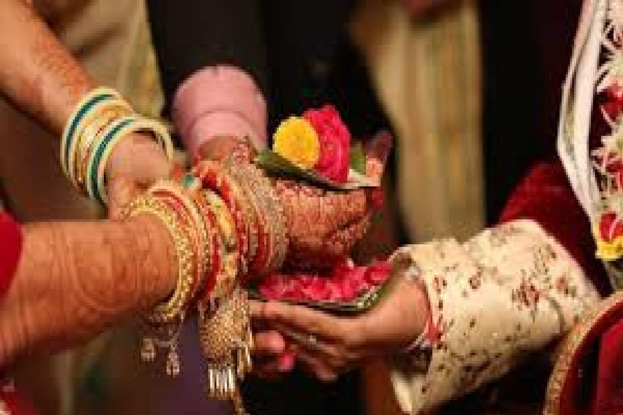 মা গো! এভাবে কে বিয়ে করতে যেতে পারে, বরের কাণ্ড দেখে শিউরে উঠছে সকলে