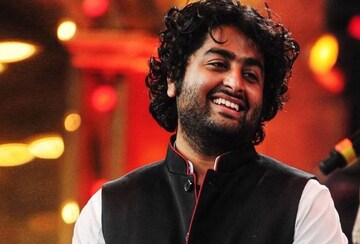 আজ রাতেই কলকাতায় মঞ্চ মাতাবেন অরিজিৎ সিং? অনুষ্কা শঙ্করের গায়কের উপস্থিতি নিয়ে জল্পনা