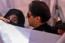 Pak Government and Imran Khan: নানা জায়গা থেকে চাপ আসতেই কি তড়িঘড়ি সিদ্ধান্ত বদল! ইমরান খানকে নিয়ে যাওয়া হবে হাসপাতালে, দেখা করতে পারবেন স্ত্রী