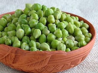 আপনি কি ভেজানো সবুজ ছোলা খান? জটিল রোগ পালাবে! জানুন চিকিৎসকের মতামত