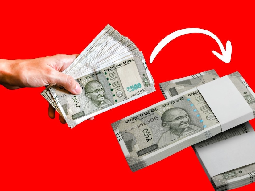 আজকাল বেশিরভাগ মানুষ তাদের আয়ের একটি অংশ এমন জায়গায় বিনিয়োগ করতে চান যা নিরাপদ এবং সুরক্ষিত রিটার্ন নিশ্চিত করে। দীর্ঘদিন ধরে ব্যাঙ্ক এফডিগুলিকে সবচেয়ে নিরাপদ বিকল্প হিসাবে বিবেচনা করা হত। তবে, সাম্প্রতিক মাসগুলিতে, অনেক ব্যাঙ্ক সুদের হার কমিয়েছে। ফলস্বরূপ, বিনিয়োগকারীরা এখন সরকার-সমর্থিত বিকল্পগুলি খুঁজছেন যা এফডির চেয়ে বেশি রিটার্ন দেয় এবং নিরাপদও। আজ আমরা আপনাকে এমন তিনটি সরকারি প্রকল্প সম্পর্কে বলব যা আরও ভাল সুদের হার প্রদান করে এবং নির্ভরযোগ্য বিকল্প হিসাবে বিবেচিত হয়। আজকাল বেশিরভাগ মানুষ তাদের আয়ের একটি অংশ এমন জায়গায় বিনিয়োগ করতে চান যা নিরাপদ এবং সুরক্ষিত রিটার্ন নিশ্চিত করে। দীর্ঘদিন ধরে ব্যাঙ্ক এফডিগুলিকে সবচেয়ে নিরাপদ বিকল্প হিসাবে বিবেচনা করা হত। তবে, সাম্প্রতিক মাসগুলিতে, অনেক ব্যাঙ্ক সুদের হার কমিয়েছে। ফলস্বরূপ, বিনিয়োগকারীরা এখন সরকার-সমর্থিত বিকল্পগুলি খুঁজছেন যা এফডির চেয়ে বেশি রিটার্ন দেয় এবং নিরাপদও। আজ আমরা আপনাকে এমন তিনটি সরকারি প্রকল্প সম্পর্কে বলব যা আরও ভাল সুদের হার প্রদান করে এবং নির্ভরযোগ্য বিকল্প হিসাবে বিবেচিত হয়।