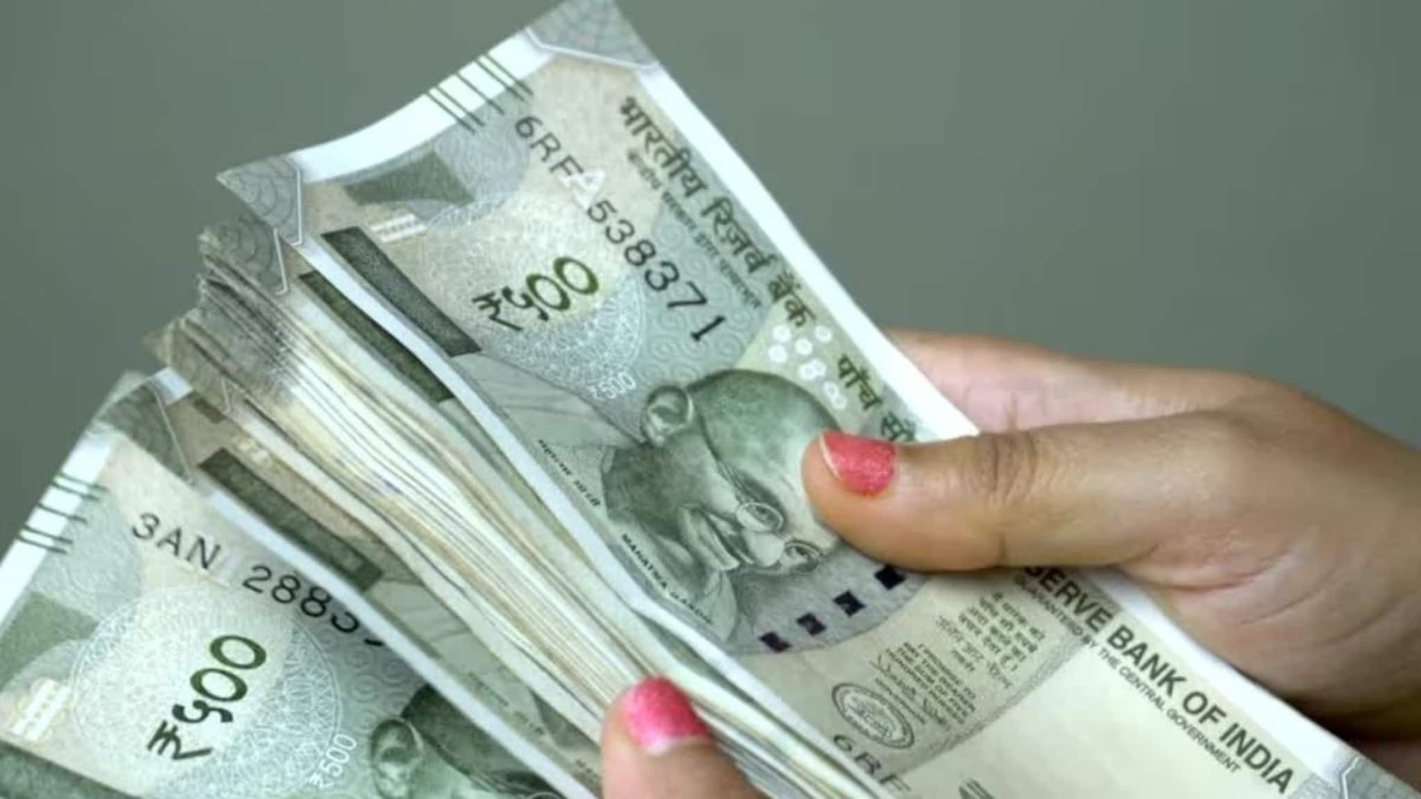 SIP Calculator: ২৬ বছরের জন্য বিনিয়োগ করুন এবং অবসরের সময় পেয়ে যাবেন ৬৪.৫ লাখ টাকা, চক্রবৃদ্ধির সম্পূর্ণ হিসেব শিখুন