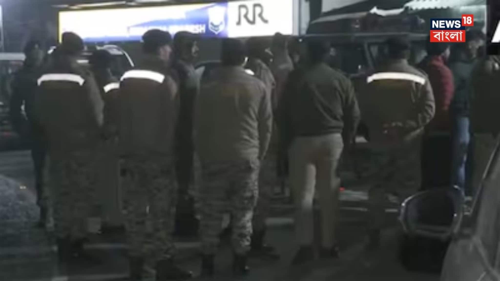 Delhi police Vs Himchal Police: দিনভর হিমাচল পুলিশের সঙ্গে সমস্যা! অবশেষে ৩ অভিযুক্তকে নয়াদিল্লিতে নিয়ে গেল দিল্লি পুলিশ