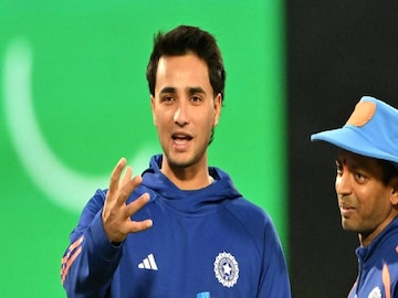 অভিষেক শর্মাকে নিয়ে সব থেকে বড় আপডেট, পাকিস্তানকে এভাবে 'ধোঁকা' দিলেন সূর্যকুমার! অভিষেক শর্মাকে নিয়ে সব থেকে বড় আপডেট, পাকিস্তানকে এভাবে 'ধোঁকা' দিলেন সূর্যকুমার!