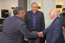 India vs Pakistan: ম্যাচ বয়কটের সিদ্ধান্ত থেকে ‘ইউ-টার্ন’ ! বিশ্বকাপে ভারতের বিরুদ্ধে খেলা নিয়ে সুর নরম করছে পাকিস্তান?