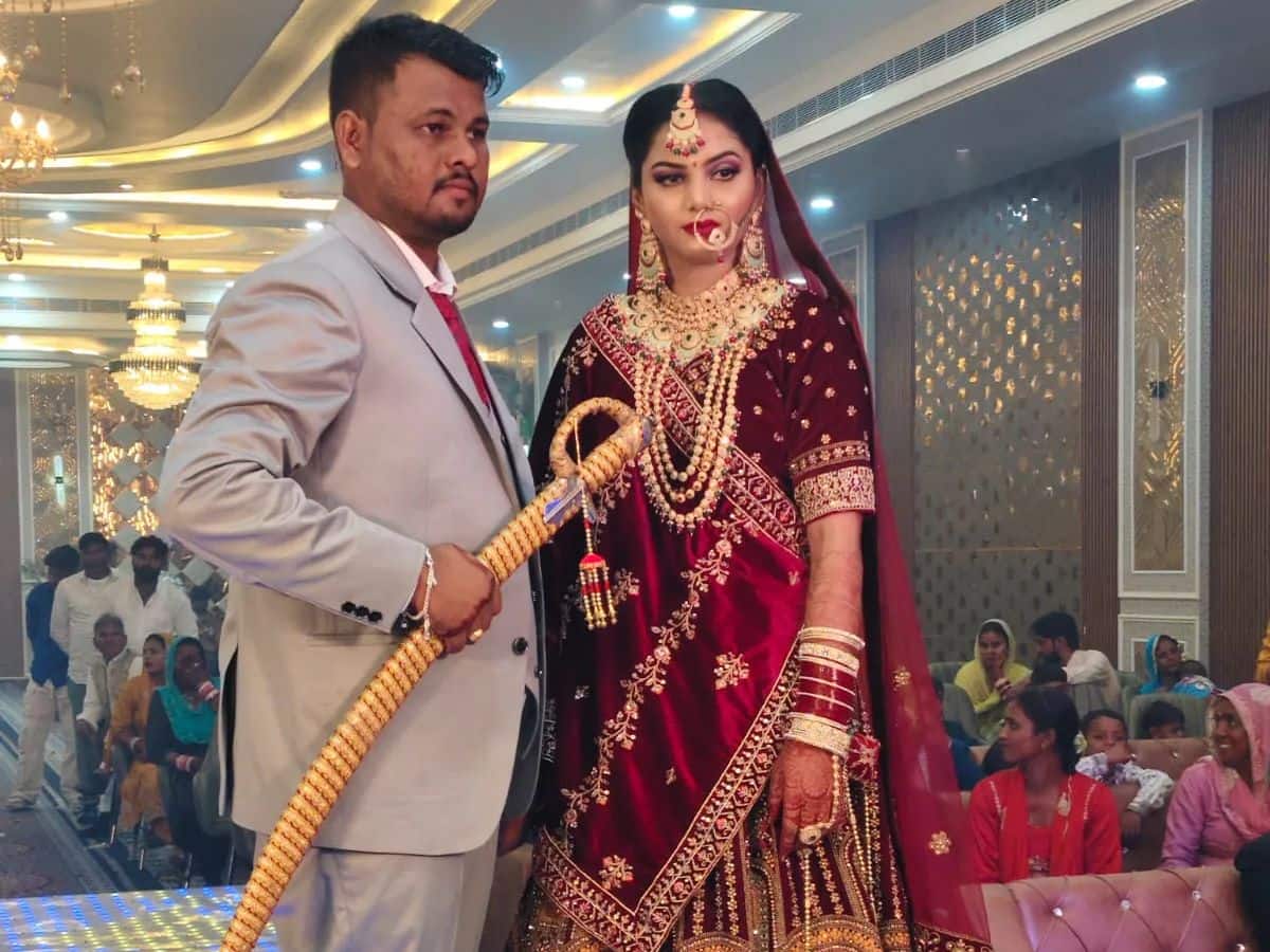 আশিস এবং অঞ্জু