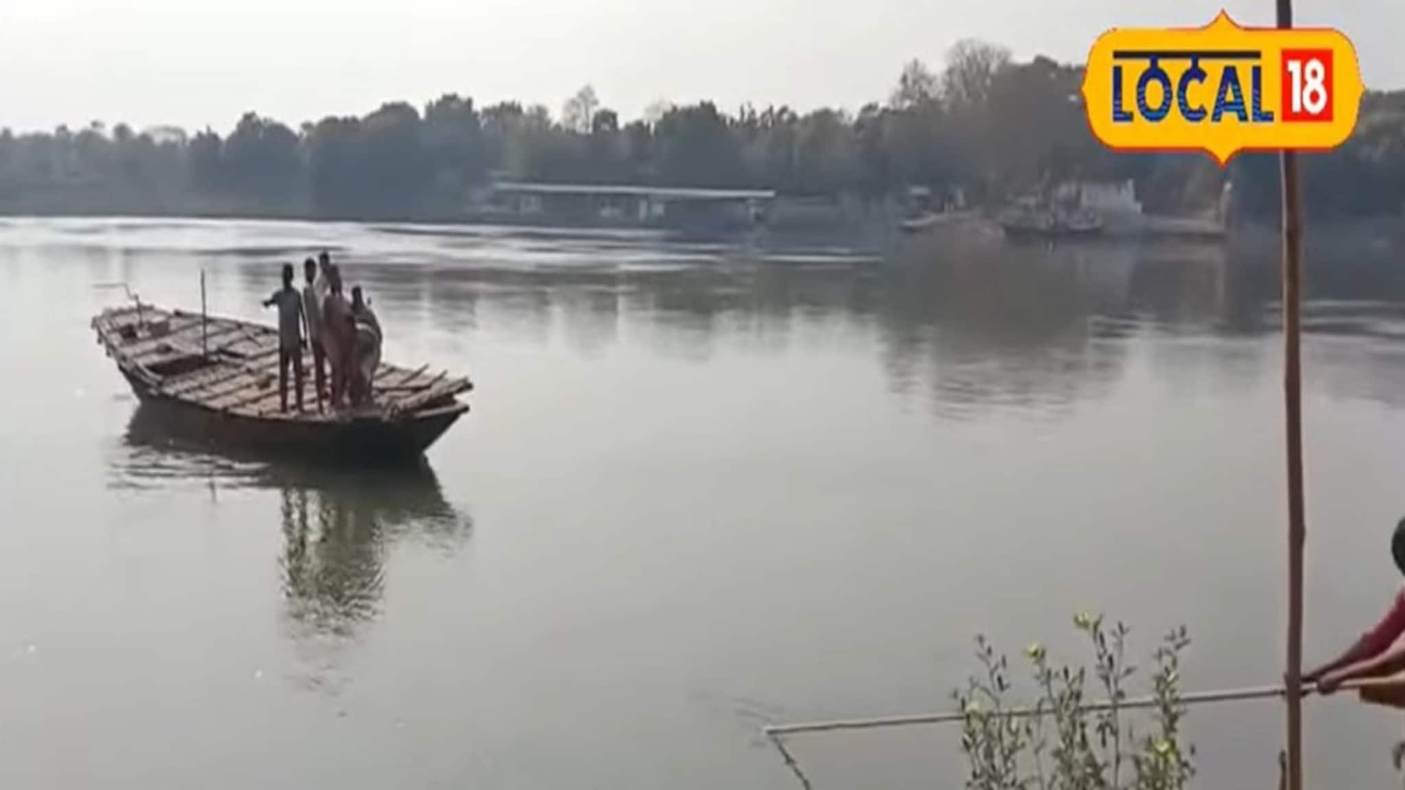 Bangla News: ভেসেলে গাড়ি তুলতে গিয়ে গঙ্গায় পড়ল চার চাকা, আহত চালক