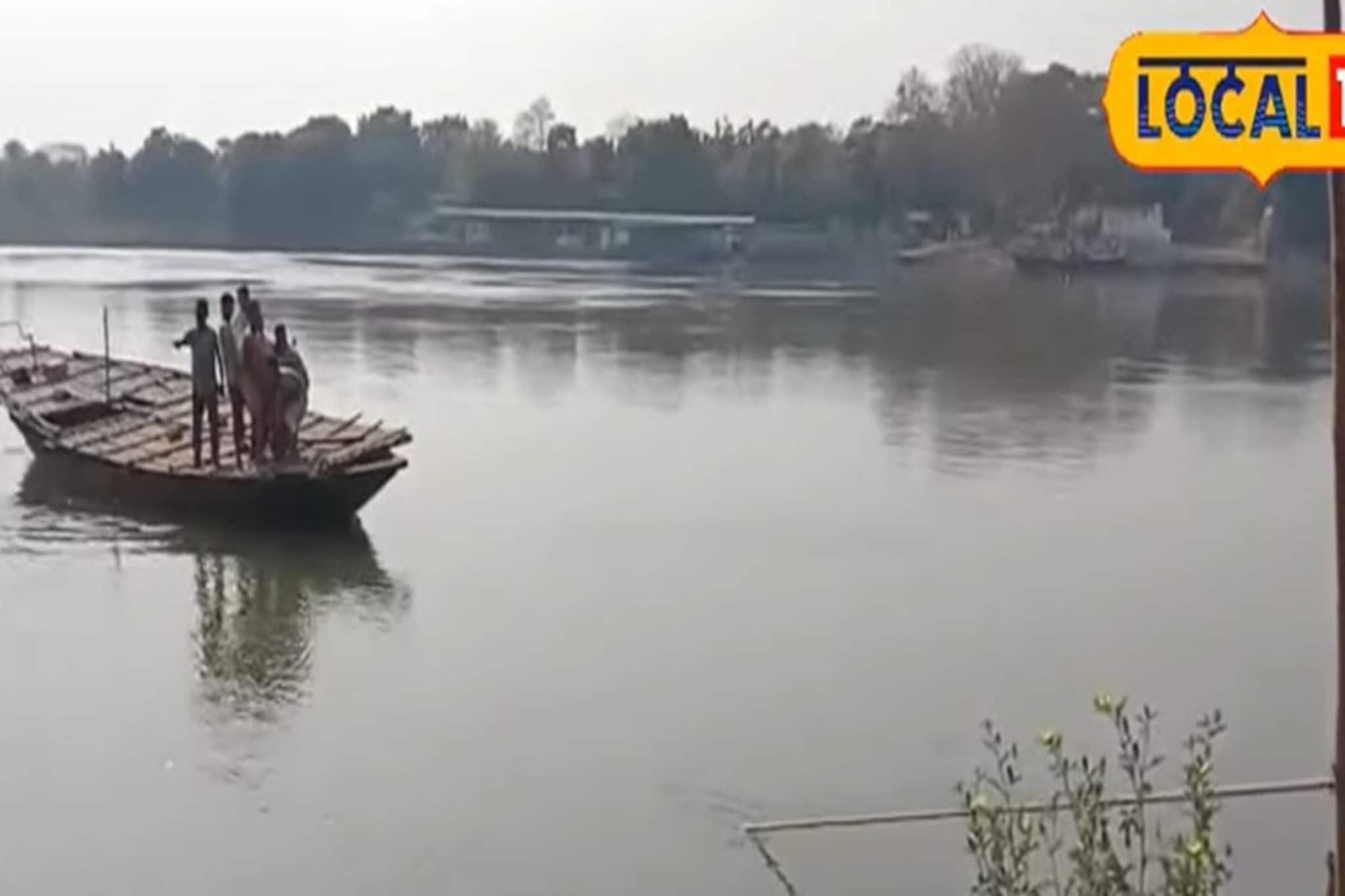 Bangla News: ভেসেলে গাড়ি তুলতে গিয়ে গঙ্গায় পড়ল চার চাকা, আহত চালক