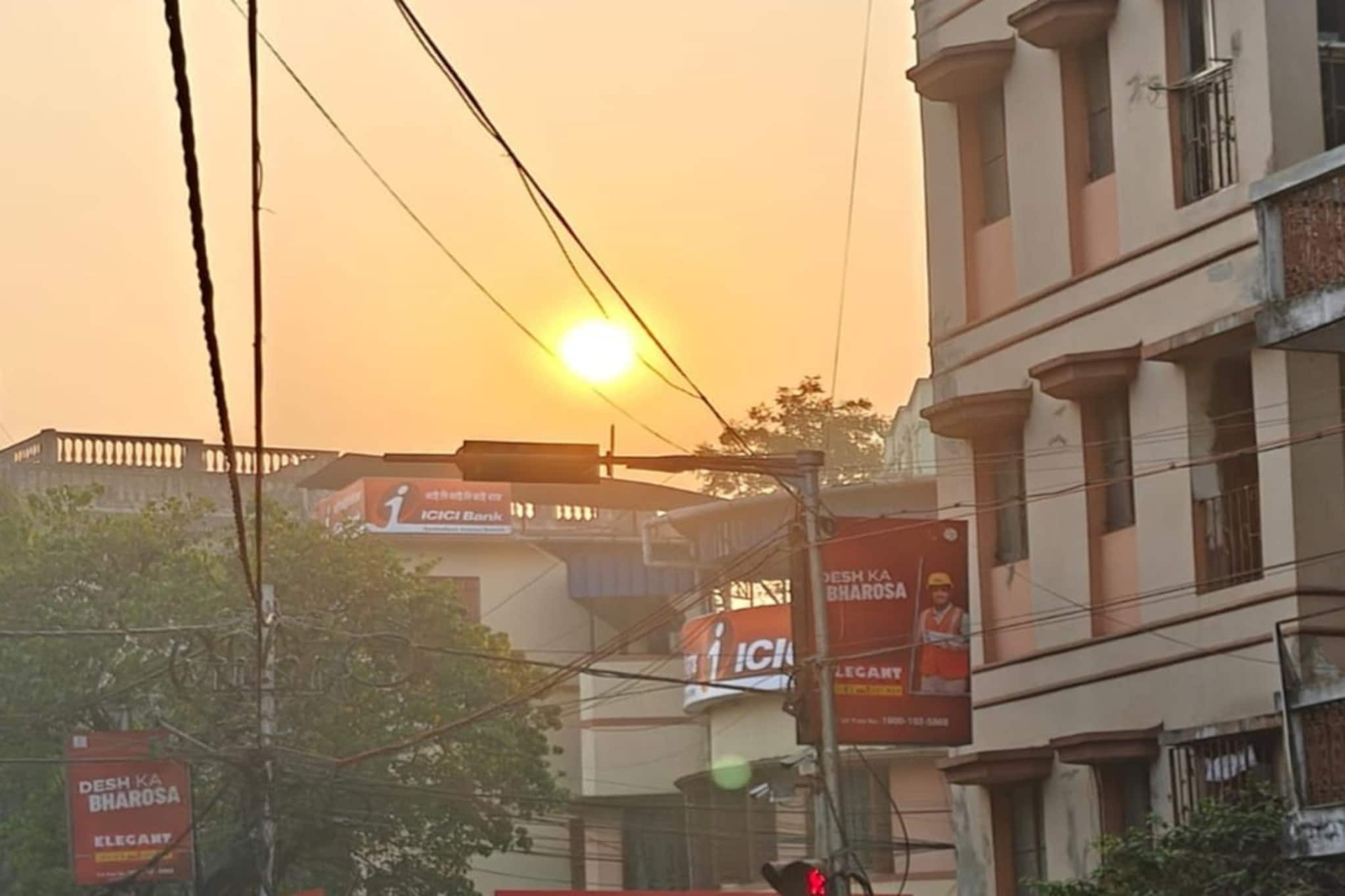 দক্ষিণ-পশ্চিম বঙ্গোপসাগরে নিম্নচাপ শক্তি বাড়াচ্ছে ! শীতের আমেজ ক্রমশ কমবে