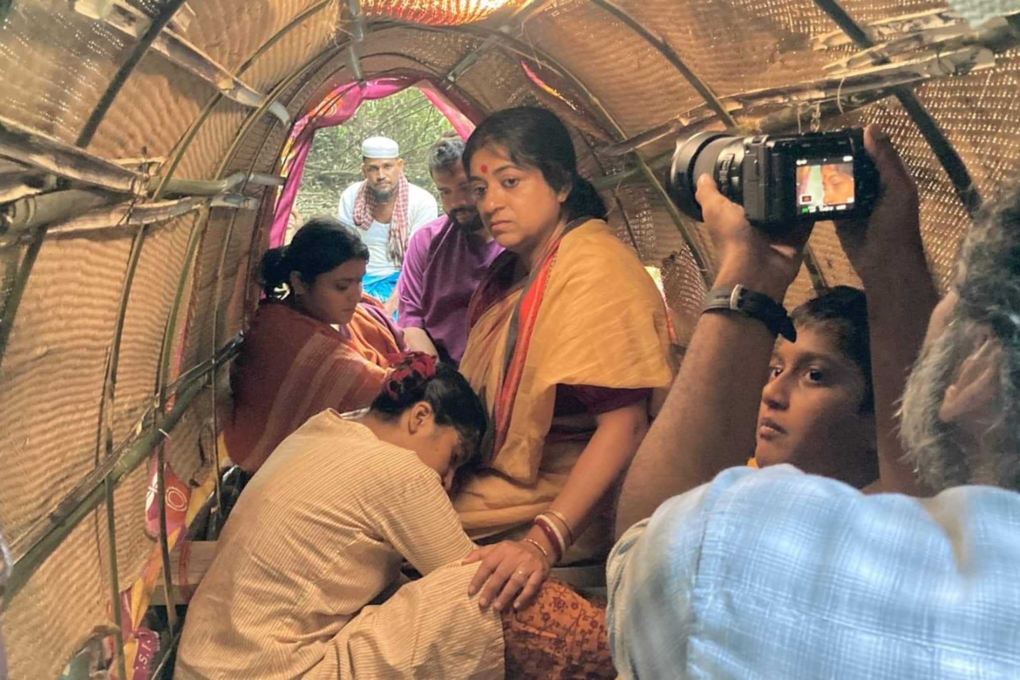 অভিবাসন আর মানবিকতা, দেশভাগের এক অন্য ছবি নিয়ে দর্শকের কাছে উপস্থিত হল ‘পরবাসী’ অভিবাসন আর মানবিকতা, দেশভাগের এক অন্য ছবি নিয়ে দর্শকের কাছে উপস্থিত হল ‘পরবাসী’