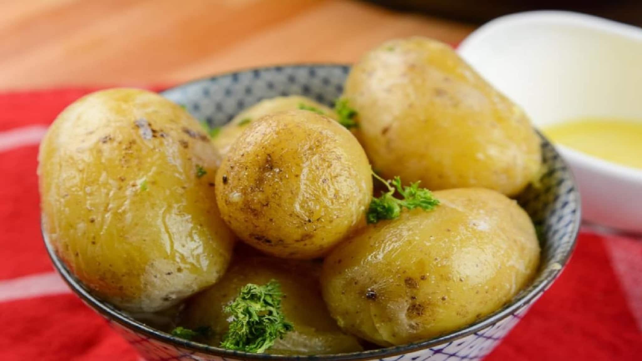 Potato Hacks:জল ছাড়াই প্রেশার কুকারে আলু সেদ্ধ করুন, গ্যাস ও সময় দুটোই বাঁচবে, স্বাদও বাড়বে, জেনে নিন পদ্ধতি