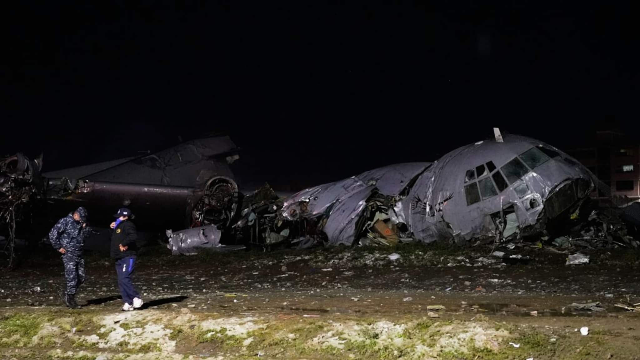 Bolivia Air Force Plane Crash: টেক অফের পরেই বিপত্তি ! টাকার বান্ডিল ভর্তি বিমান ভেঙে পড়ল বলিভিয়ার হাইওয়েতে, মৃত ১৫