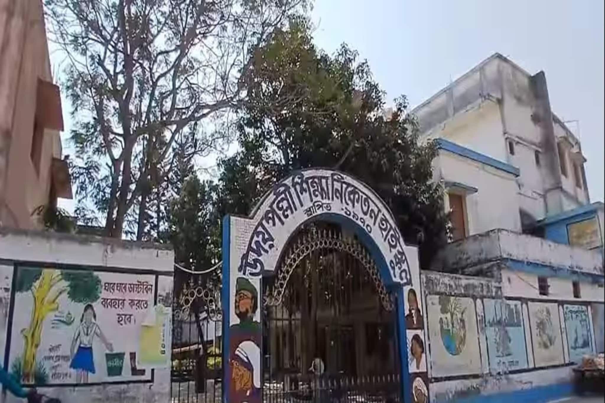 Madhyamik 2026: রিভলবার উঁচিয়ে তিন ছাত্রের হম্বিতম্বি, মাধ্যমিকের জীবন বিজ্ঞান পরীক্ষার আগে বর্ধমানের স্কুলে হুলস্থুল কাণ্ড!