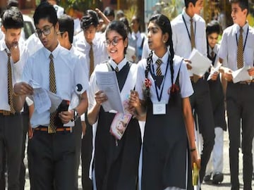 মঙ্গলবার শুরু সিবিএসই দশম ও দ্বাদশের পরীক্ষা (ফাইল ছবি) মঙ্গলবার শুরু সিবিএসই দশম ও দ্বাদশের পরীক্ষা (ফাইল ছবি)