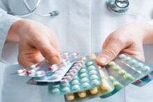 Cholesterol Medication Facts: একবার শুরু হলে, সারাজীবন কোলেস্টেরলের ওষুধ খেতে হয়? প্রতিদিন খেলে হার্ট অ্যাটাক প্রতিরোধ হয়? ডাক্তারের থেকে সত্য জানুন