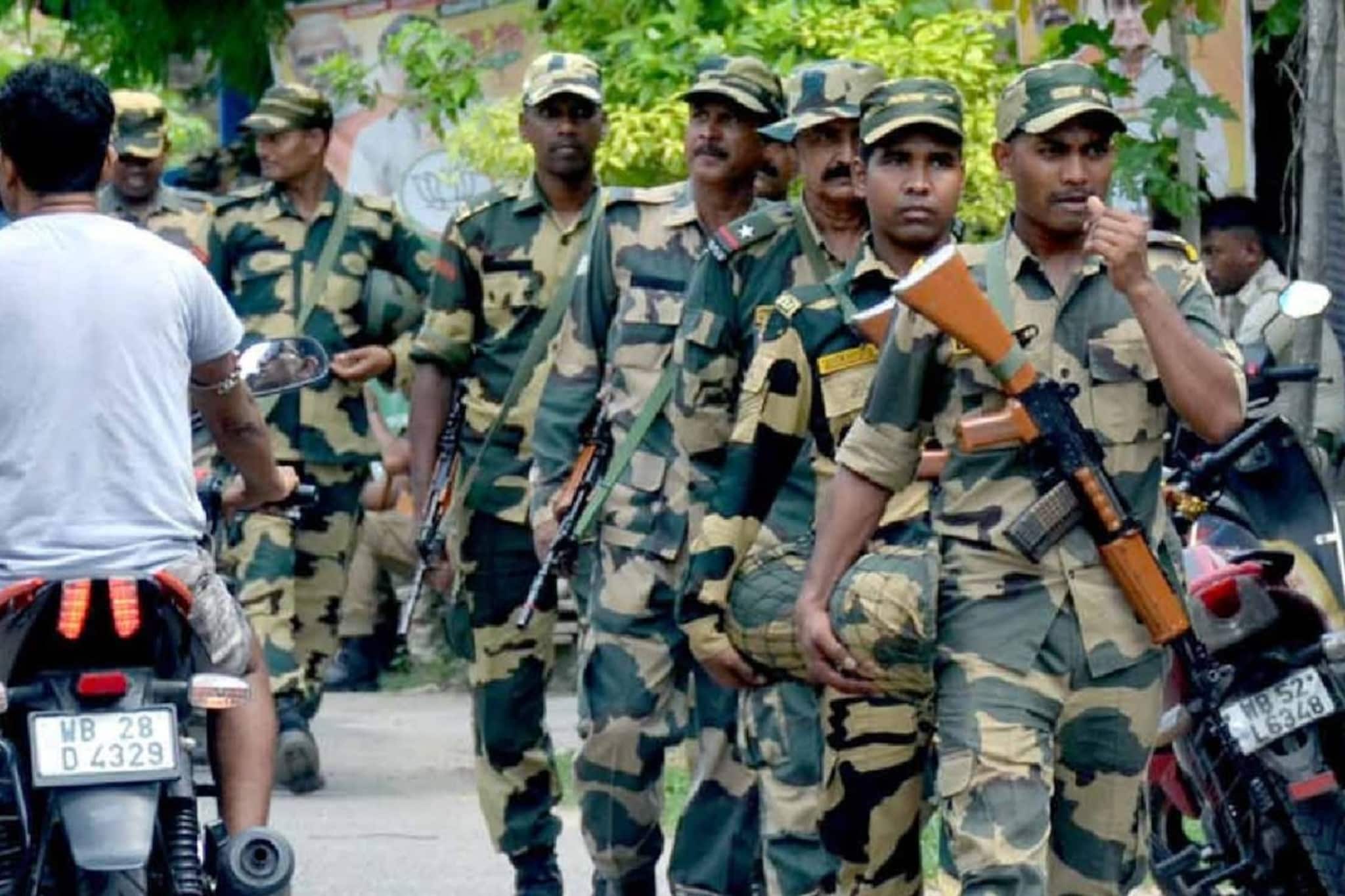 বাংলায় কেন্দ্রীয় বাহিনী মোতায়েনে কমিশনের সঙ্গে মতভেদ, কোন কোন জেলায় পরিবর্তন চায় রাজ্য? বাংলায় কেন্দ্রীয় বাহিনী মোতায়েনে কমিশনের সঙ্গে মতভেদ, কোন কোন জেলায় পরিবর্তন চায় রাজ্য?