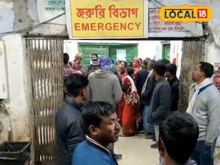 আহতদের হাসপাতালে নিয়ে আসা হয়