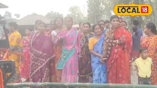 রাস্তা আটকে বিক্ষোভ