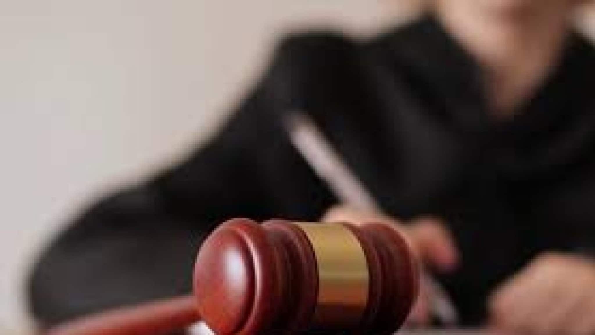 'স্ত্রী পরকীয়া করে ছেড়ে গিয়েছে', তাও নাকি দিতে হচ্ছে ১৫ হাজার টাকা খোরপোশ, সঙ্গে দুই সন্তানের দায়িত্ব