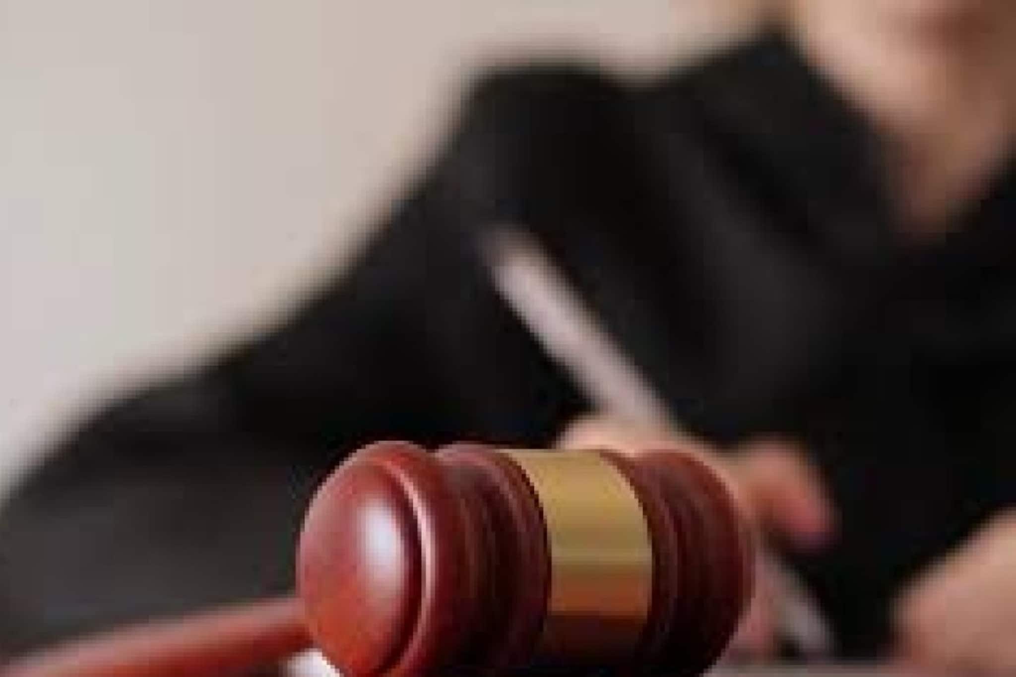 'স্ত্রী পরকীয়া করে ছেড়ে গিয়েছে', তাও দিতে হচ্ছে ১৫,০০০ টাকা খোরপোশ, দুই সন্তনের দায়িত্ব