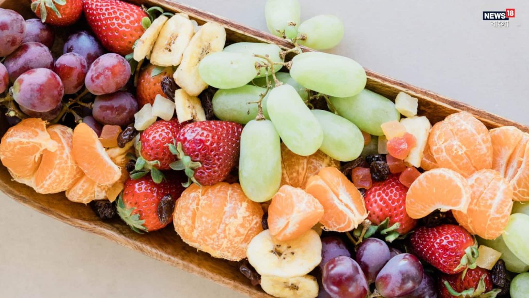 Cucumber in Summer: রোদ্দুরে ক্লান্তি দূর করবে এই ফল! ভিটামিনের ভাণ্ডার, দামও হাতের নাগালে