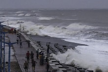 IMD Weather Forecast: ঘনিয়েছে দুর্যোগের কালো মেঘ! উপকূলে বৃষ্টির সঙ্গে ঝোড়ো হাওয়ার তাণ্ডব, কতদিন চলবে বৃষ্টিপাত? জানুন