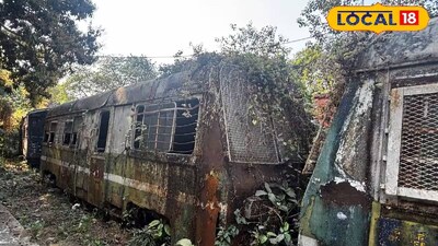 পূর্ব বর্ধমানের কাটোয়া স্টেশনে দাঁড়ানো স্টিম ইঞ্জিন