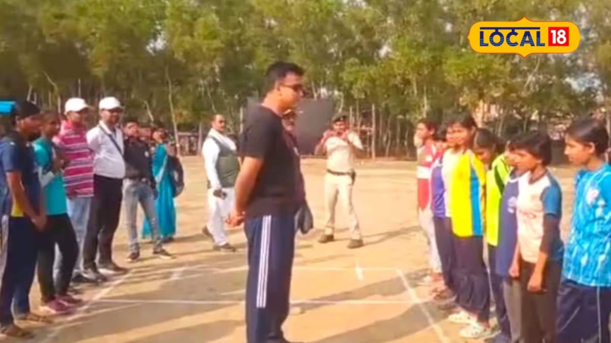 ব্যাট-বলে শান্তির বার্তা! ভোটের আগে সম্প্রীতি বজায় রাখতে জেলা পুলিশের নয়া কৌশল