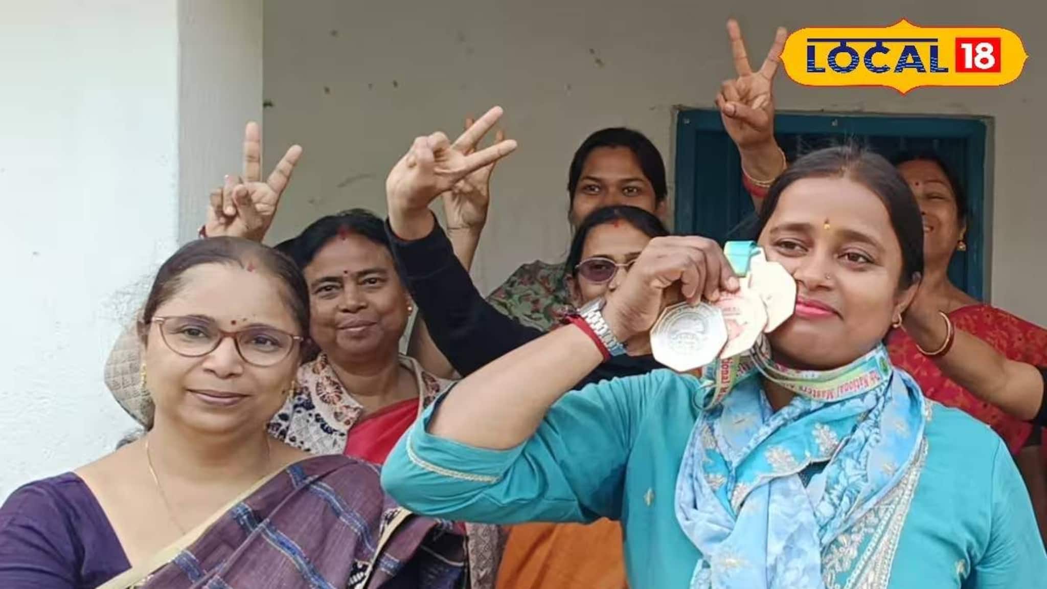 ৪০ বছর বয়সে খেলাধূলায় সাফল্য! রাজস্থান থেকে রুপো জিতে ফিরলেন তমলুকের শিক্ষিকা