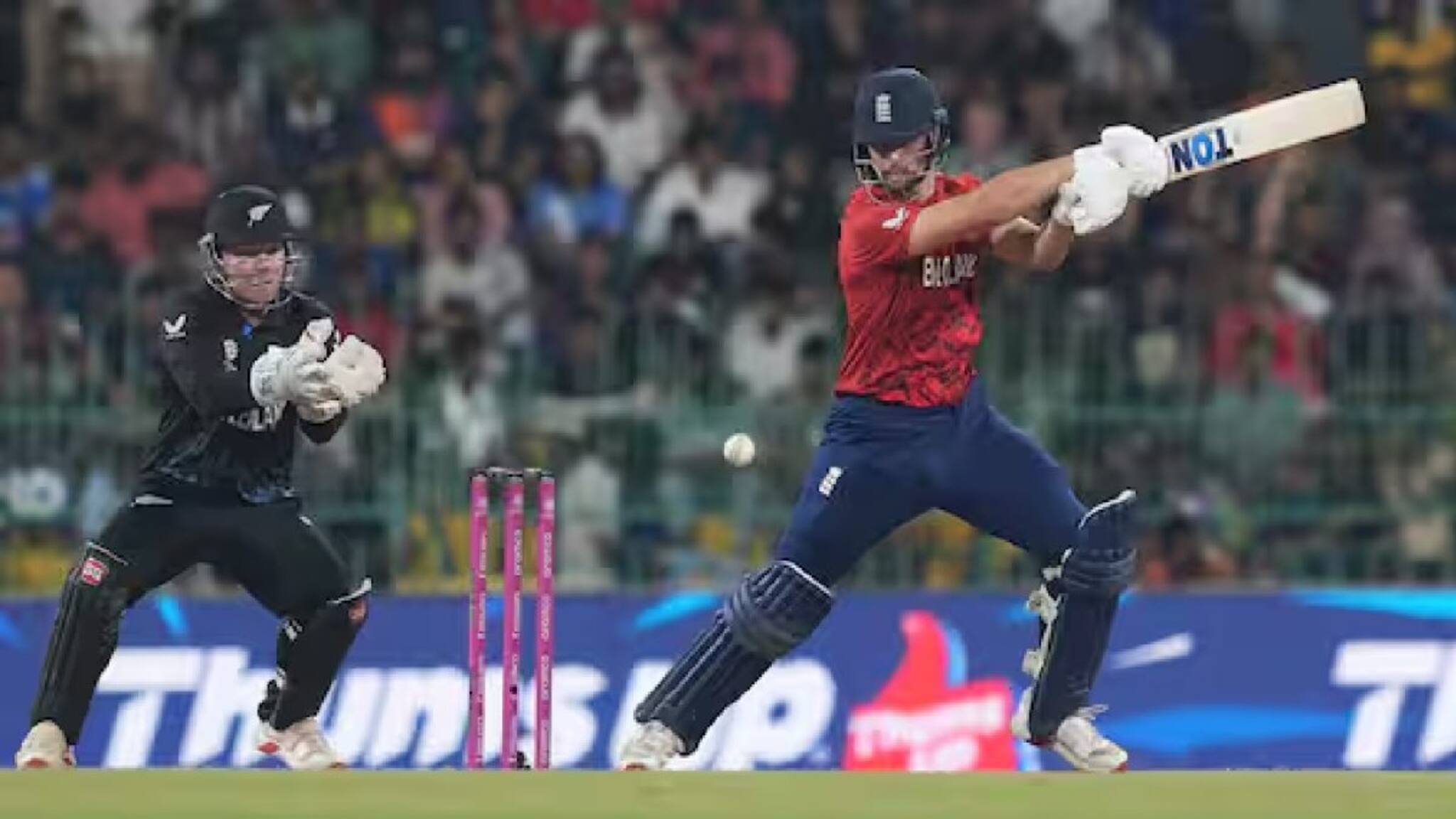 Eng vs NZ: অপ্রতিরোধ্য ইংল্যান্ড, হারের ফলে সেমি অনিশ্চিত কিউয়িদের, সুপার এইটে নাটকীয় জয় থ্রি লায়ন্সের