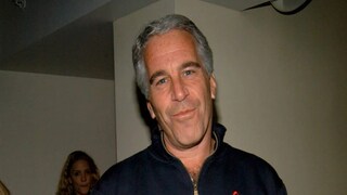 কী হয়েছিল এপস্টাইনের সঙ্গে? কী হয়েছিল এপস্টাইনের সঙ্গে?