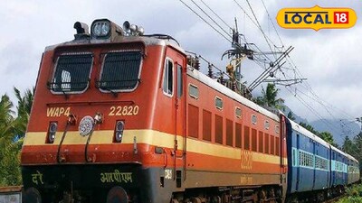 ট্রেনের ধাক্কায় অল্পের জন্য প্রাণে বাঁচলেন মহিলা