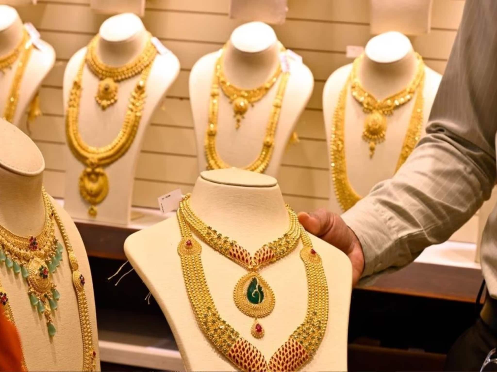 ১০ ফেব্রুয়ারি আপনার শহরে ২২ ক্যারাট এবং ২৪ ক্যারাট সোনার দাম জেনে নিন