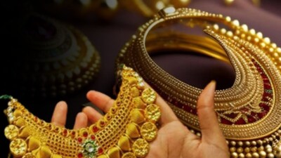 Gold, Silver Prices Plunge 9% on Budget 2026 Day; Mumbai Sees Significant Drop