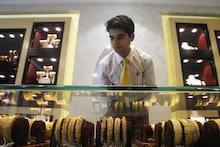 Gold vs Dollar: সোনা বনাম ডলার: অর্থনীতিবিদ পিটার শিফের উদ্বেগজনক বার্তা বিনিয়োগকারীদের মধ্যে চাঞ্চল্য সৃষ্টি করেছে !