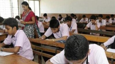 উচ্চ মাধ্যমিক পরীক্ষা চলাকালীন নির্বাচন কমিশন ছাড় দিল (Representative Image)