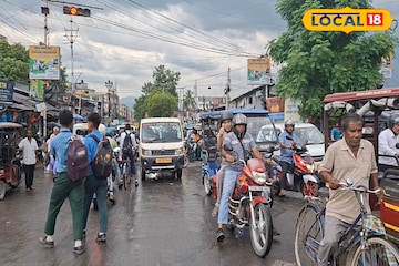 মাধ্যমিক শুরু, অফিস–কাজে বেরোলে কোন রাস্তা নেবেন আর কোন রাস্তা এড়াবেন! জেনে নিন শিলিগুড়ির ট্রাফিক আপডেট মাধ্যমিক শুরু, অফিস–কাজে বেরোলে কোন রাস্তা নেবেন আর কোন রাস্তা এড়াবেন! জেনে নিন শিলিগুড়ির ট্রাফিক আপডেট