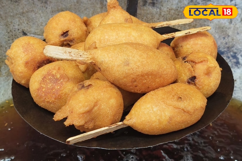 *চপ তো আমরা সবাই কমবেশি খেয়েছি। আলুর চপ, মাংসের চপ কিংবা ডিমের চপ, এসব পরিচিত স্বাদে বাঙালির বিকেল জমে ওঠে। কিন্তু কখনও কী কলামোচা চপ খেয়েছেন? অবাক লাগলেও সত্যি, এই অভিনব চপই এখন পুরুলিয়া জেলার কাশীপুরে ক্রমশ জনপ্রিয় হয়ে উঠছে। *চপ তো আমরা সবাই কমবেশি খেয়েছি। আলুর চপ, মাংসের চপ কিংবা ডিমের চপ, এসব পরিচিত স্বাদে বাঙালির বিকেল জমে ওঠে। কিন্তু কখনও কী কলামোচা চপ খেয়েছেন? অবাক লাগলেও সত্যি, এই অভিনব চপই এখন পুরুলিয়া জেলার কাশীপুরে ক্রমশ জনপ্রিয় হয়ে উঠছে।