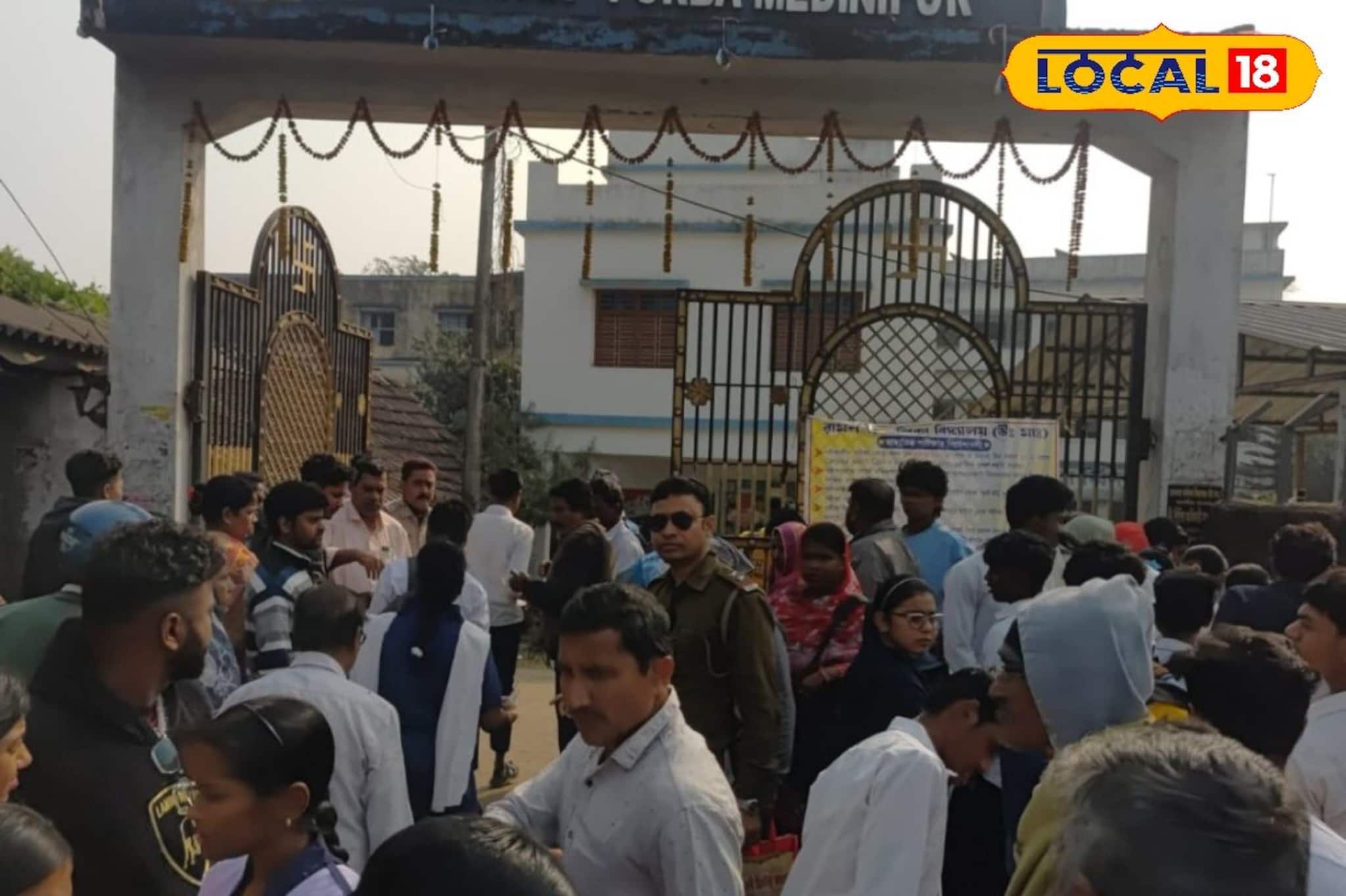 পূর্ব মেদিনীপুর জেলার ১১৫ টি পরীক্ষাকেন্দ্রে কড়া নিরাপত্তায় শুরু হল মাধ্যমিক পরীক্ষা পূর্ব মেদিনীপুর জেলার ১১৫ টি পরীক্ষাকেন্দ্রে কড়া নিরাপত্তায় শুরু হল মাধ্যমিক পরীক্ষা