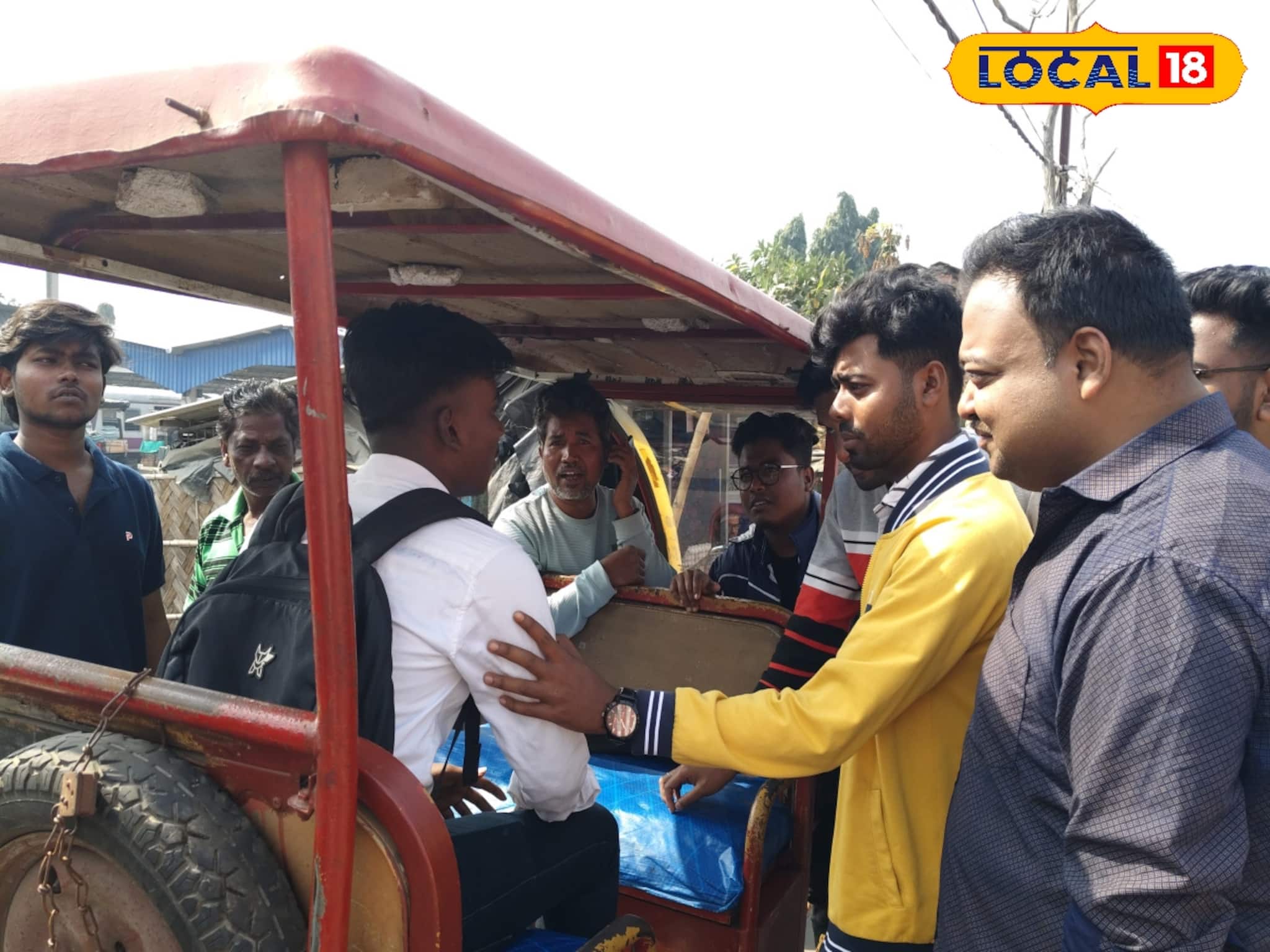 ডায়মন্ডহারবারে মাধ্যমিক পরীক্ষার্থীদের বিশাল সুযোগ, বিনামূল্যে মিলছে টোটো ডায়মন্ডহারবারে মাধ্যমিক পরীক্ষার্থীদের বিশাল সুযোগ, বিনামূল্যে মিলছে টোটো