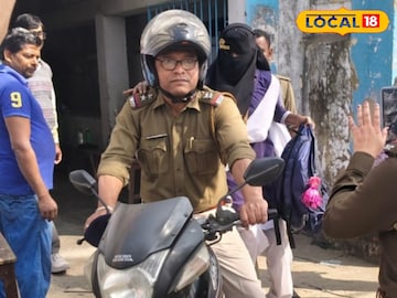 ভুল করে নিজেরে স্কুলেই পৌঁছল মাধ্যমিক পরীক্ষার্থী ভুল করে নিজেরে স্কুলেই পৌঁছল মাধ্যমিক পরীক্ষার্থী