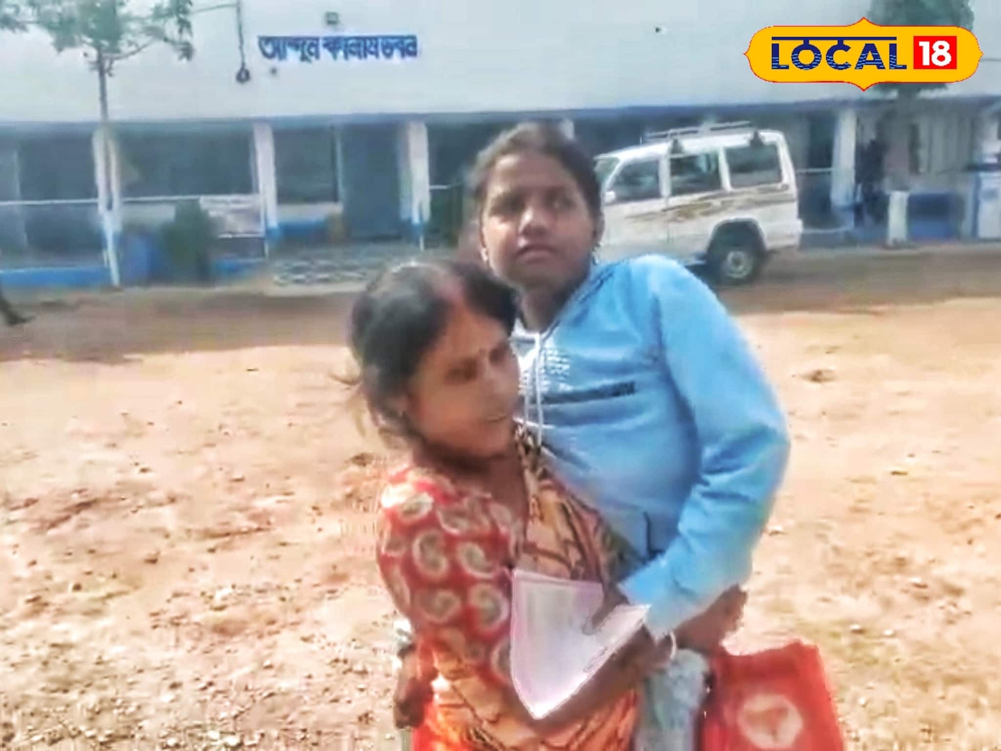 ‘না’ ও পারে না, কিন্তু চোখে তো অনেক স্বপ্ন, মায়ের কোলে মাধ্যমিক পরীক্ষা দিল অনন্যা ‘না’ ও পারে না, কিন্তু চোখে তো অনেক স্বপ্ন, মায়ের কোলে মাধ্যমিক পরীক্ষা দিল অনন্যা