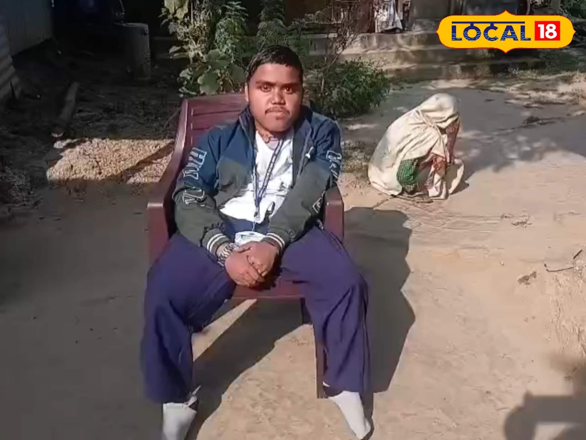 সব শারীরিক প্রতিবন্ধকতাকে জয় করে মাধ্যমিকের লড়াইয়ে রুদ্র!