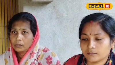 নিখোঁজ সৌমিত্র মন্ডলের স্ত্রী (বামদিকে)